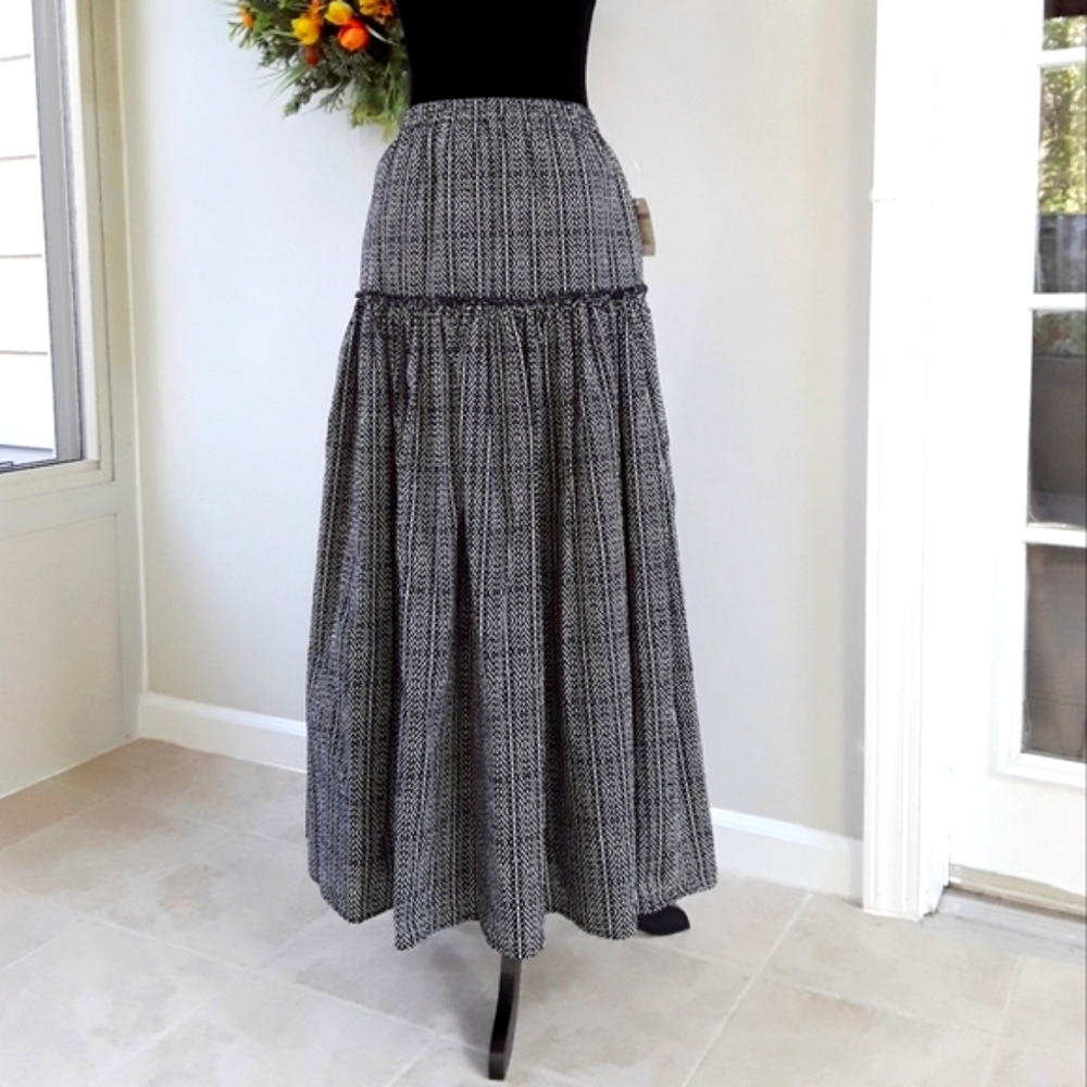 COLDWATER Creek Crinkled Graphic Waistband Pleated Maxi Skirt Size M (10-12)